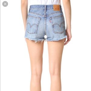 Levi’s High-Rise Wedgie Shorts